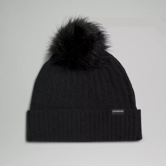 Lululemon Cable Knit Pom Beanie Winter Hat Black